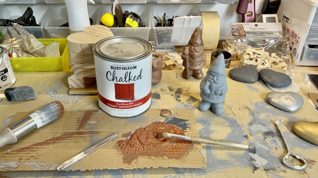 10 Elegant Easy Valentine’s Day Crafts to DIY gnomes chalk paint