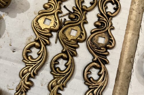 Gold Accents With Gilding Wax For Painted Furniture Makeovers