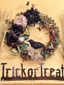 Halloween grapevine wreath DIY black crow hydrangeas trick or treat sign